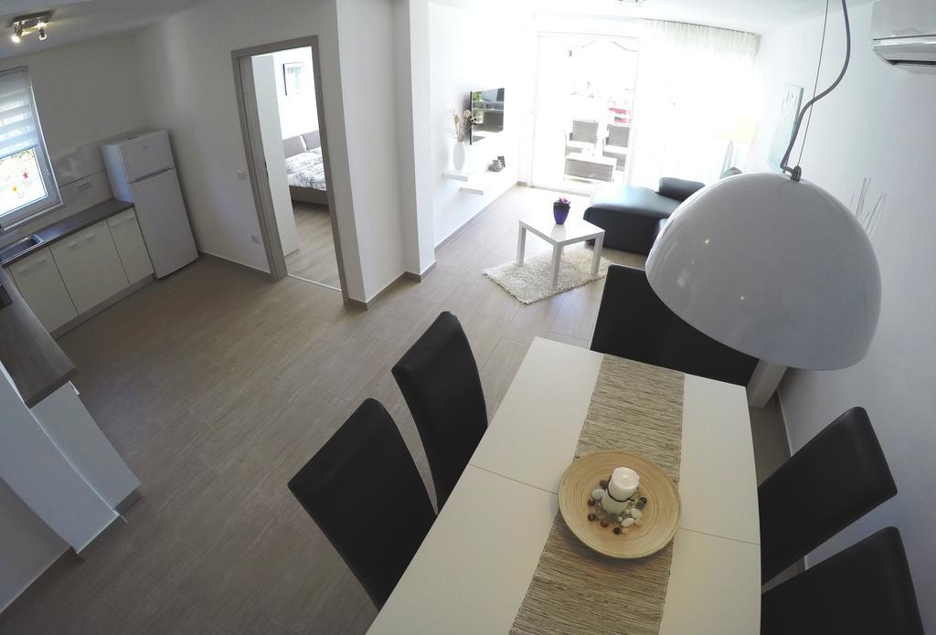 Luna Apartment Пореч Экстерьер фото